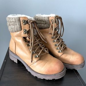 Tan Winter Mountain Boots (Fits like women’s 9.5, Great condition)
